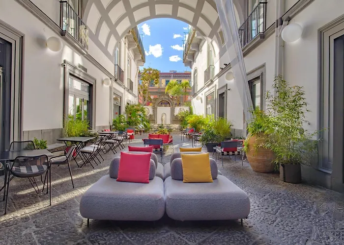 Hotel Piazza Bellini & Apartments